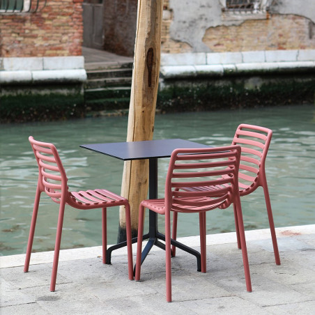 Chaise DOGA en fibre de verre empilable - Marsala