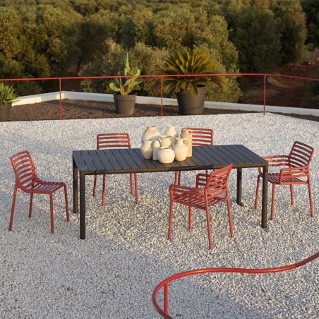 Chaise DOGA en fibre de verre empilable - Marsala