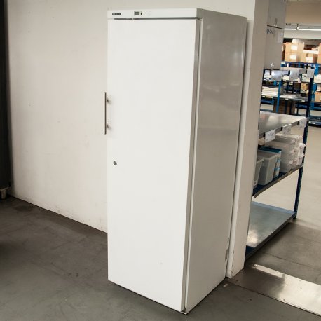 Armoire positive à bouteilles +2°/+15°C en 365 litres - Reconditionné Bon état (3/5)