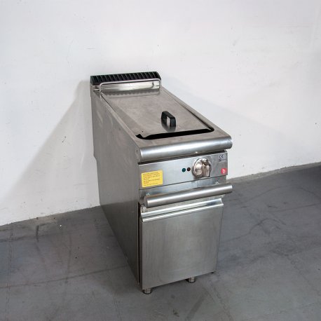 Friteuse électrique 2 paniers sur meuble - Cuve 22 litres - 18 kW - 400 x 900 x 850 mm - 32 - Reconditionné Bon état (3/5)