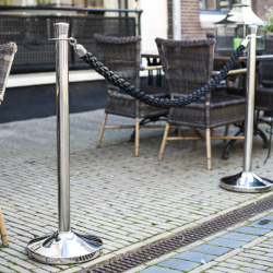 Lot de 2 poteaux d'accueil classiques à tête plate - HT 100cm - chromés