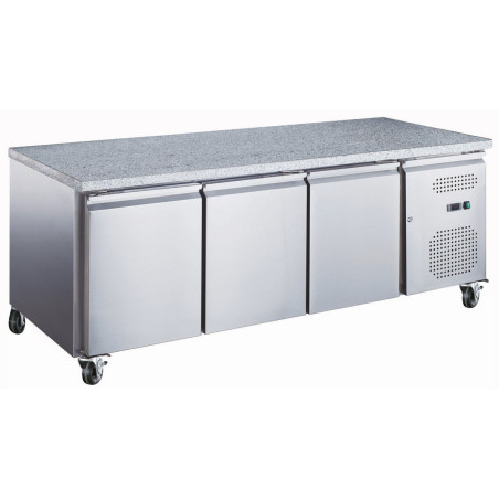 Table réfrigérée pâtissière - froid ventilé +2 à +8°C - 3 portes pleines - plan de travail granit